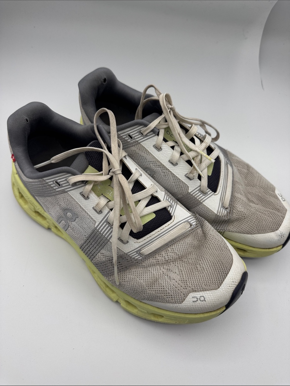 On Running Shoes - Women's 8.5